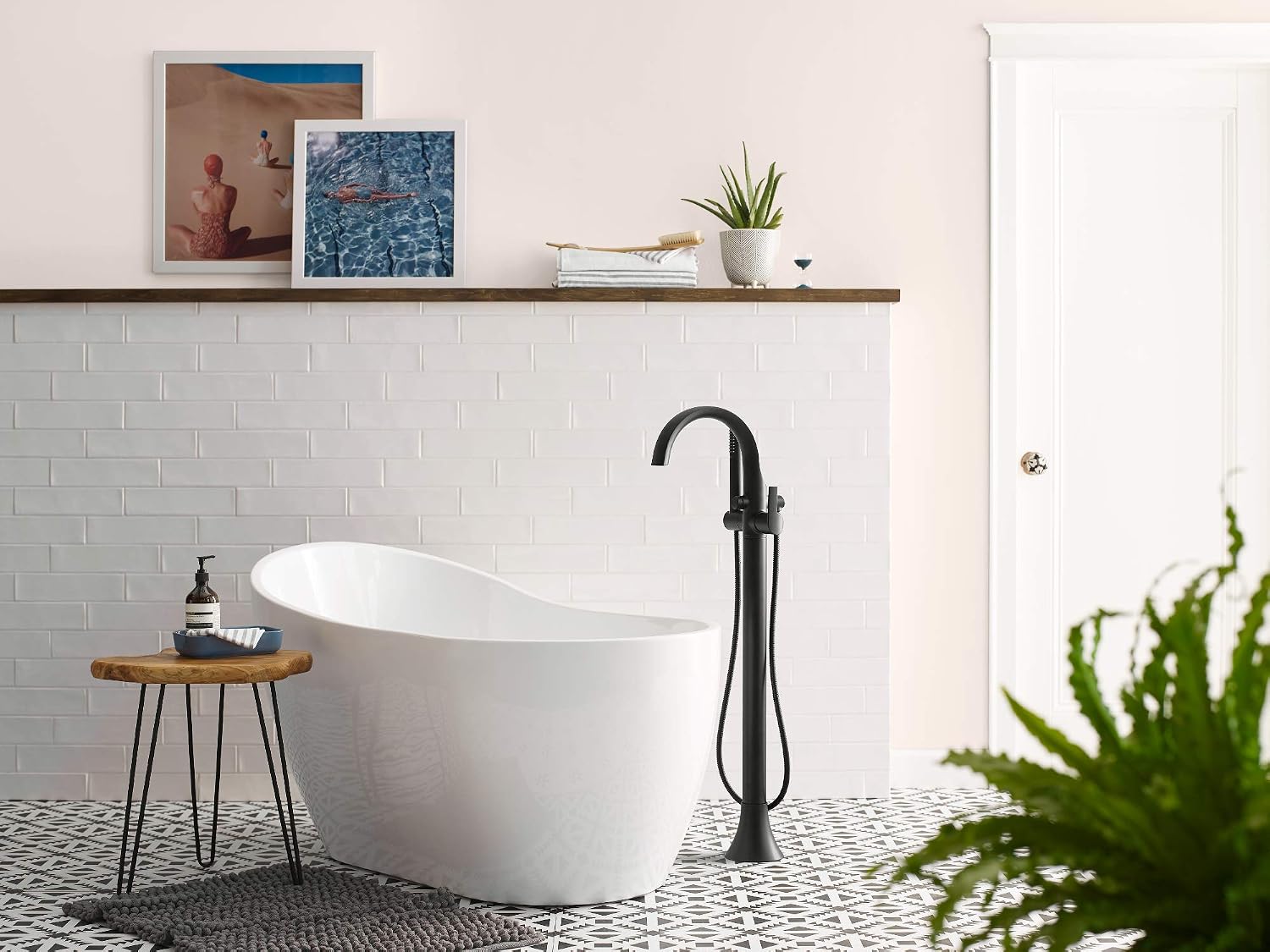 Moen S3105 Doux One-Handle Freestanding Floor Mount Tub Filler with Handshower, Chrome