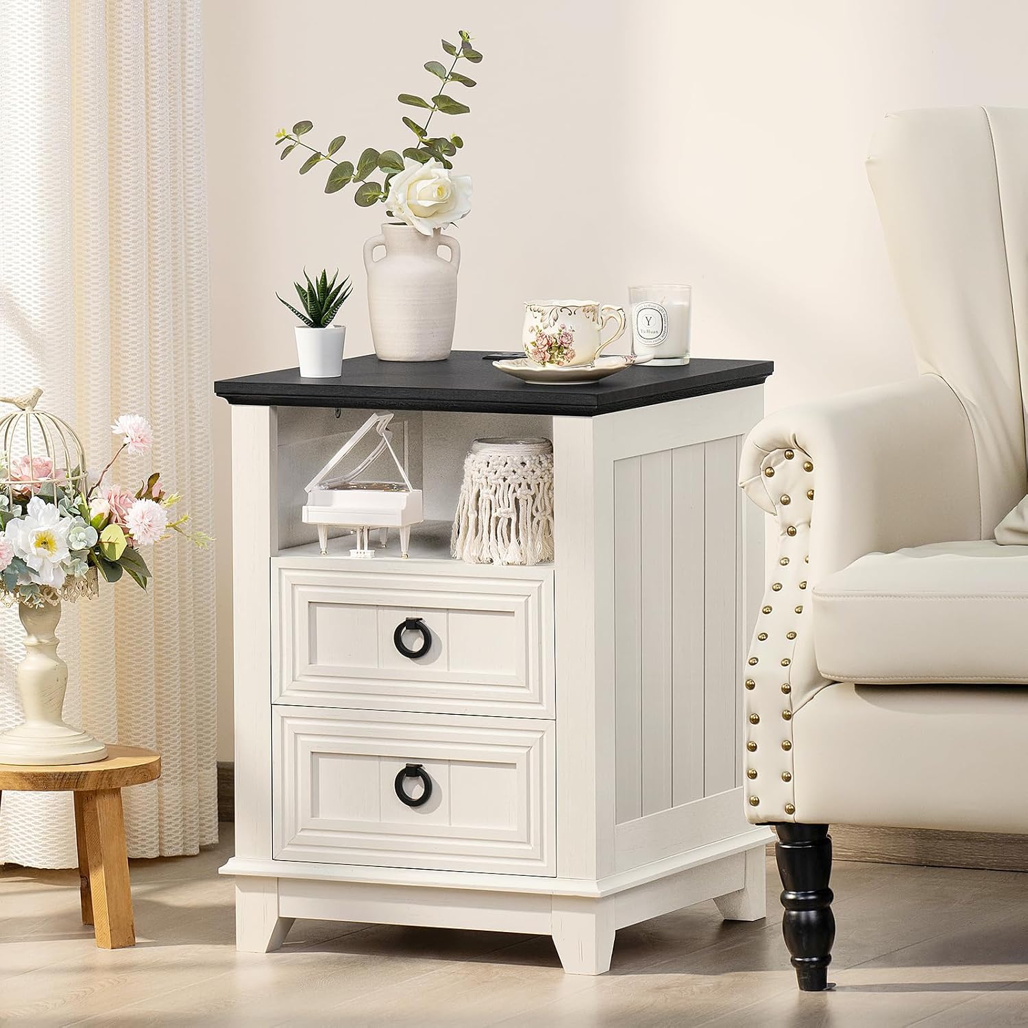 Joaxswe 18' Farmhouse Night Stands Set of 2 with Charging Station, 2 Drawers End Table Dresser for Bedroom， Wooden Nightstand, Bed Side Table with Open Shelf, Bedside Cabinet for Living Room（White）