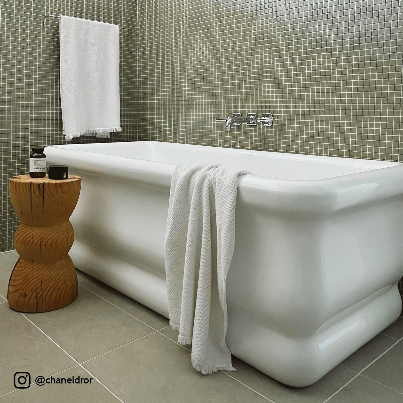Vintage Tub & Bath Brighton 59 Inch Acrylic Double Ended Freestanding Tub - No Faucet Drillings