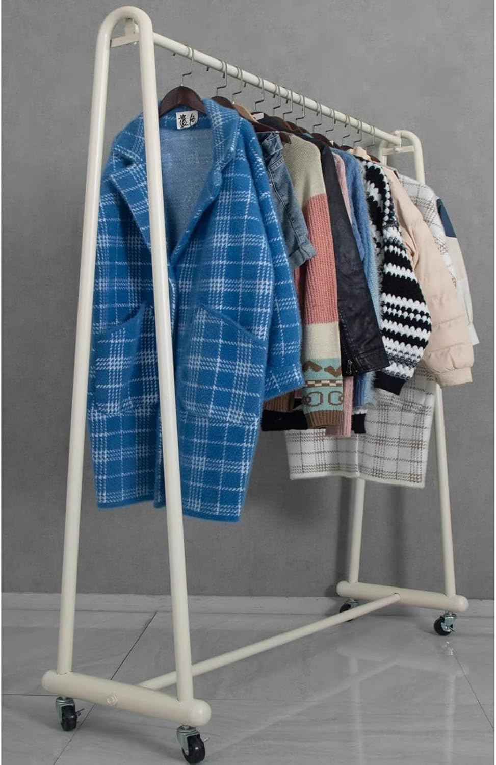 Heavy duty Garment rack Rolling Clothing Rack With Wheels Commercial Heavy Duty Clothes Rail For Hanging Clothes Single Rod Coat Rack For Bedroom And Boutiques Portable Clothes Organ (Black 100X40X16