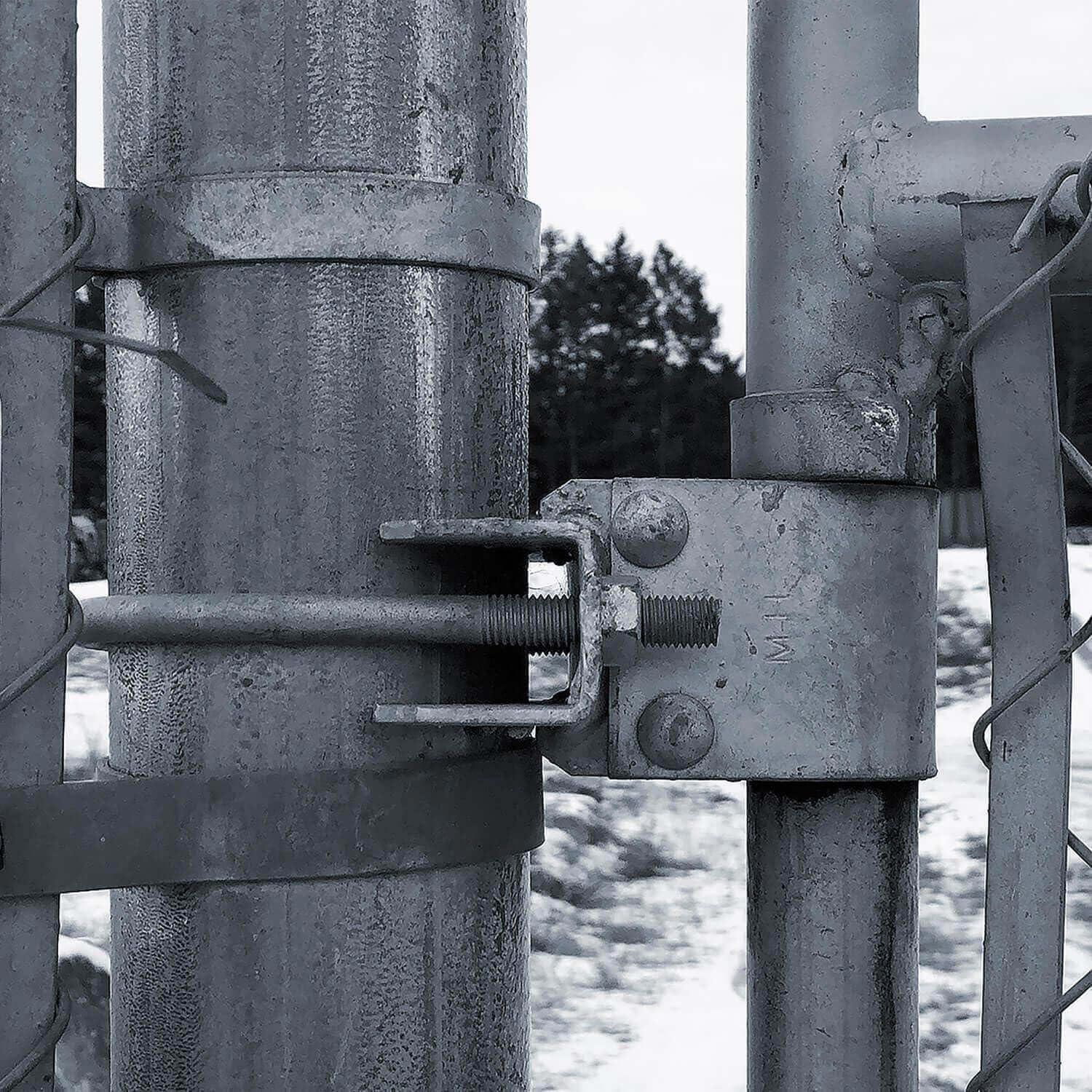 Chain Link Fence Bull Dog Commercial Duty Gate Hinge-for 4-1/2' Outside Diameter Gate Post/Pipe & 1-5/8' Thru 1-7/8' Gate Frames - CASE Qty 10