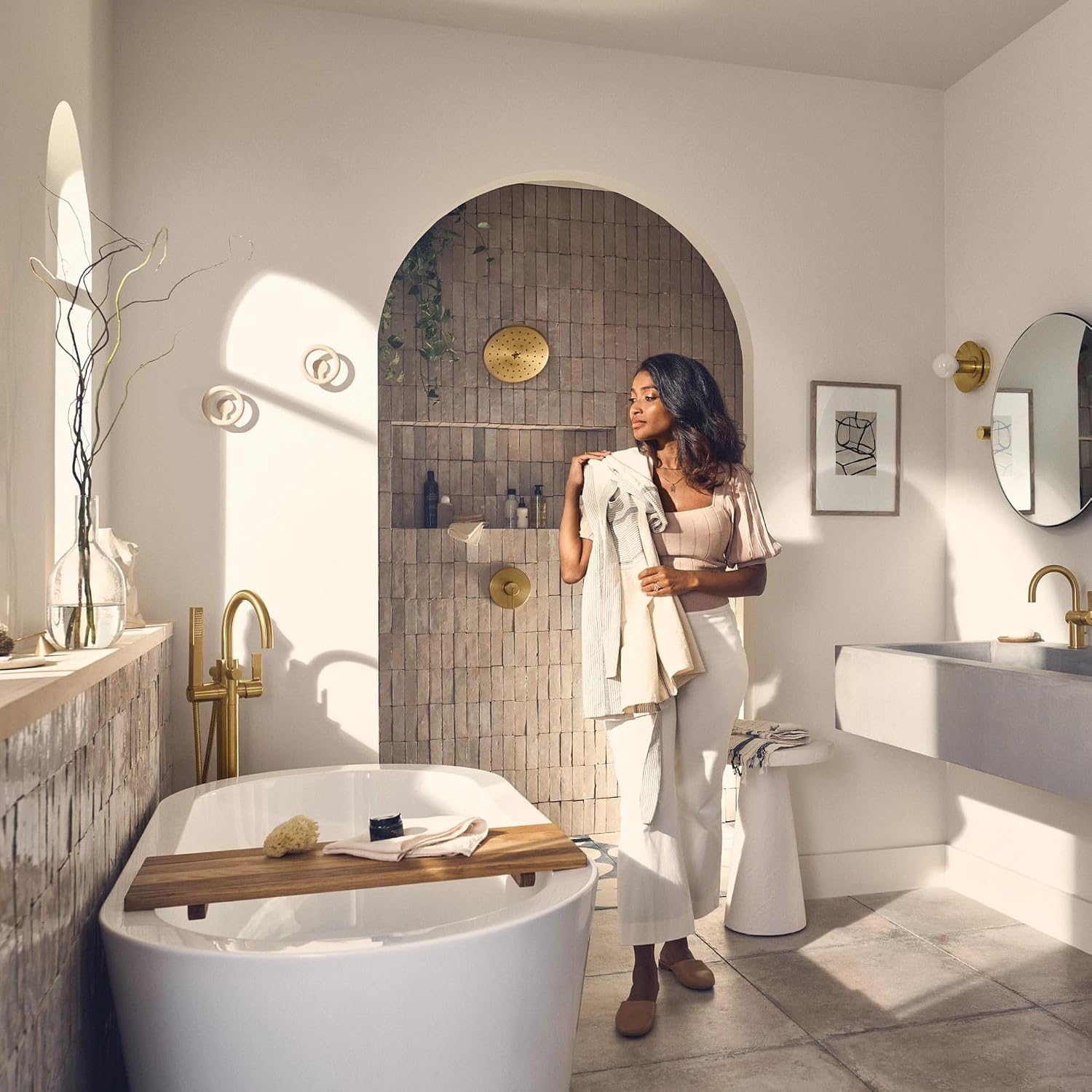 Moen Cia Brushed Gold One Handle Freestanding Floor Mount Tub Filler with Handshower, 615BG